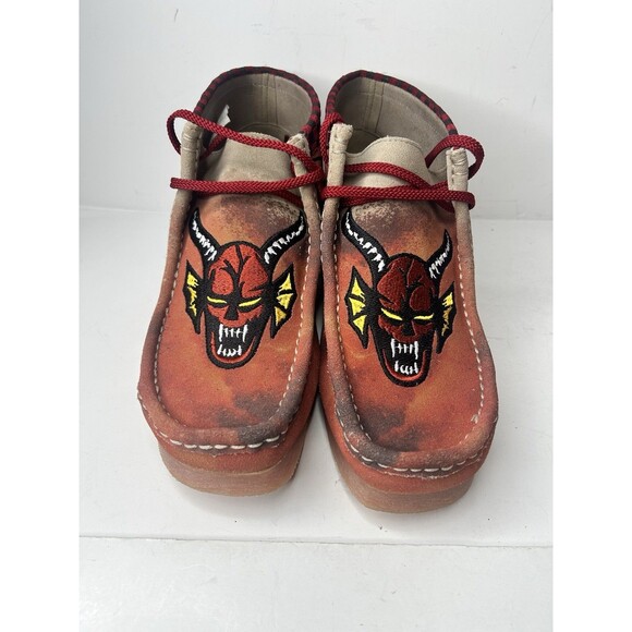 Clarks Wallabee EVO x Stranger Things Hellfire Club Men’s Size 10 Dark Sand Red main image 10